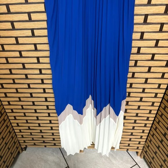 Ya Los Angeles Blue And White Pleated Maxi Dress Size Medium - Picture 4 of 7